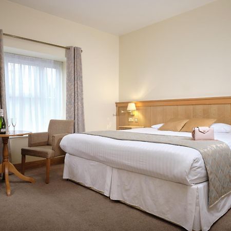 Mahon'S Hotel Irvinestown Eksteriør billede